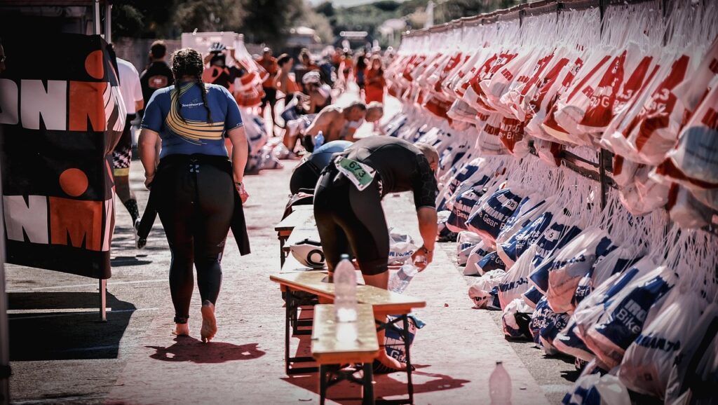 年収アップを目指して年功序列会社から実力主義会社へ移る方法は？